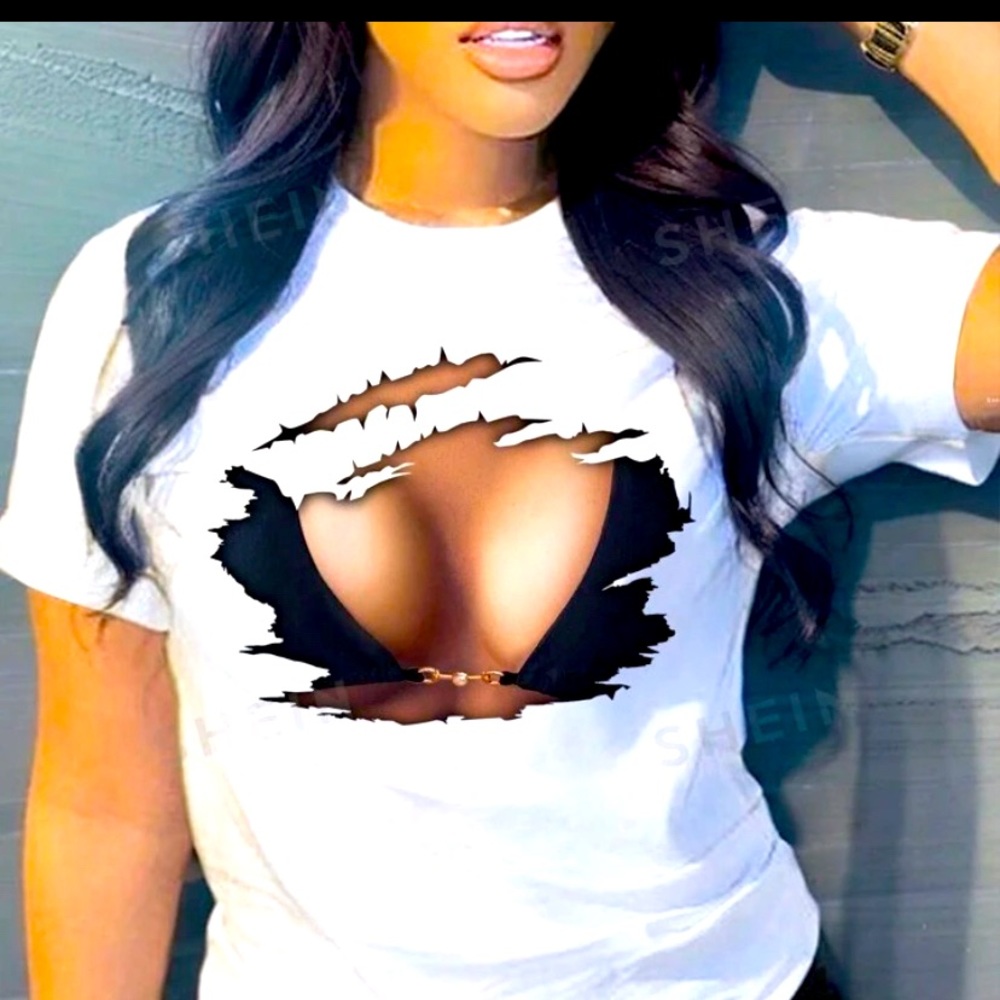 Tshirt fake cleavage